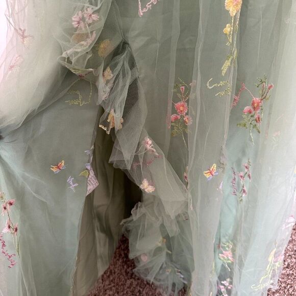 Elegant A Line Embroidered Off The Shoulder Green Floral Ruffled Prom Gown - Picture 5 of 9